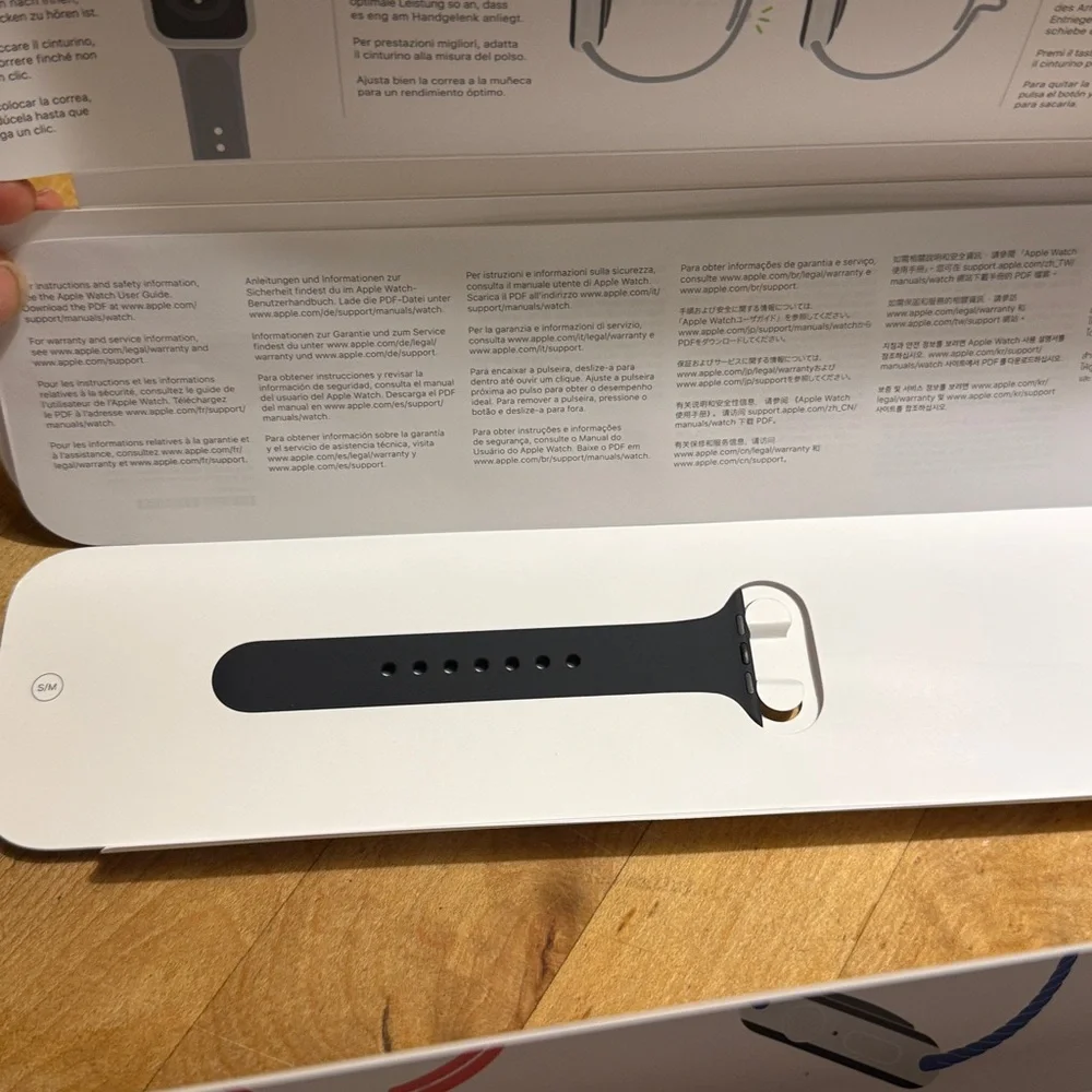 Apple SE 44 MM with Black Sports Band GPS